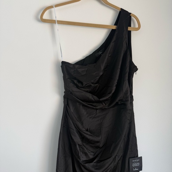 NWT Lulus Dreaming of Elegance Black Satin One-Shoulder Maxi Dress Size Medium - Picture 7 of 10
